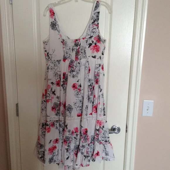 Torrid Women's Summer Floral Sleeveless Dress Vacation Fully Lined Ruffle Size 0 - Picture 4 of 8